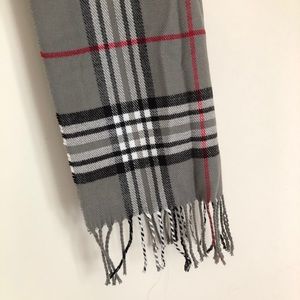 Gray Plaid Cashmere-feel Scarf
